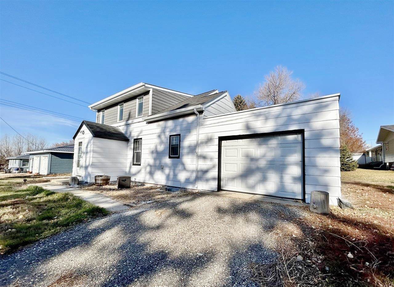 513 2nd St - Photo 1