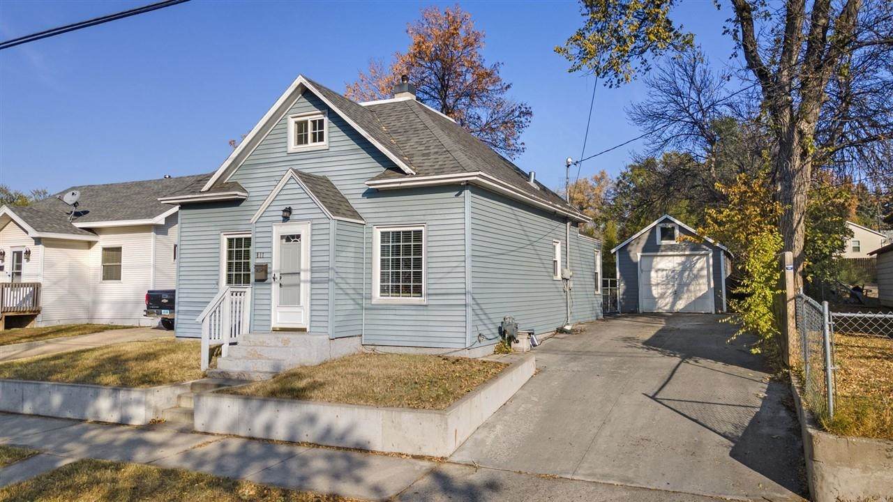 817 8th Ave. - Photo 1