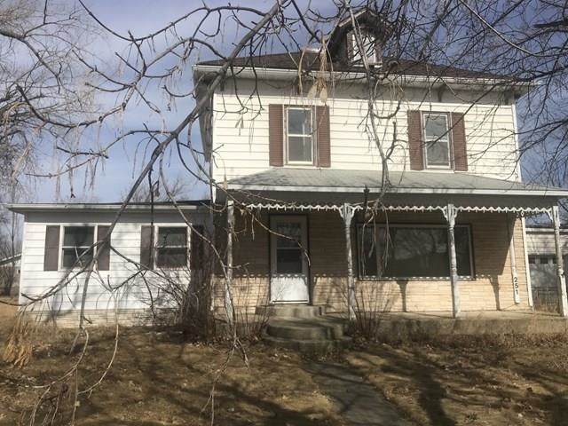 251 Cyclone St - Photo 1