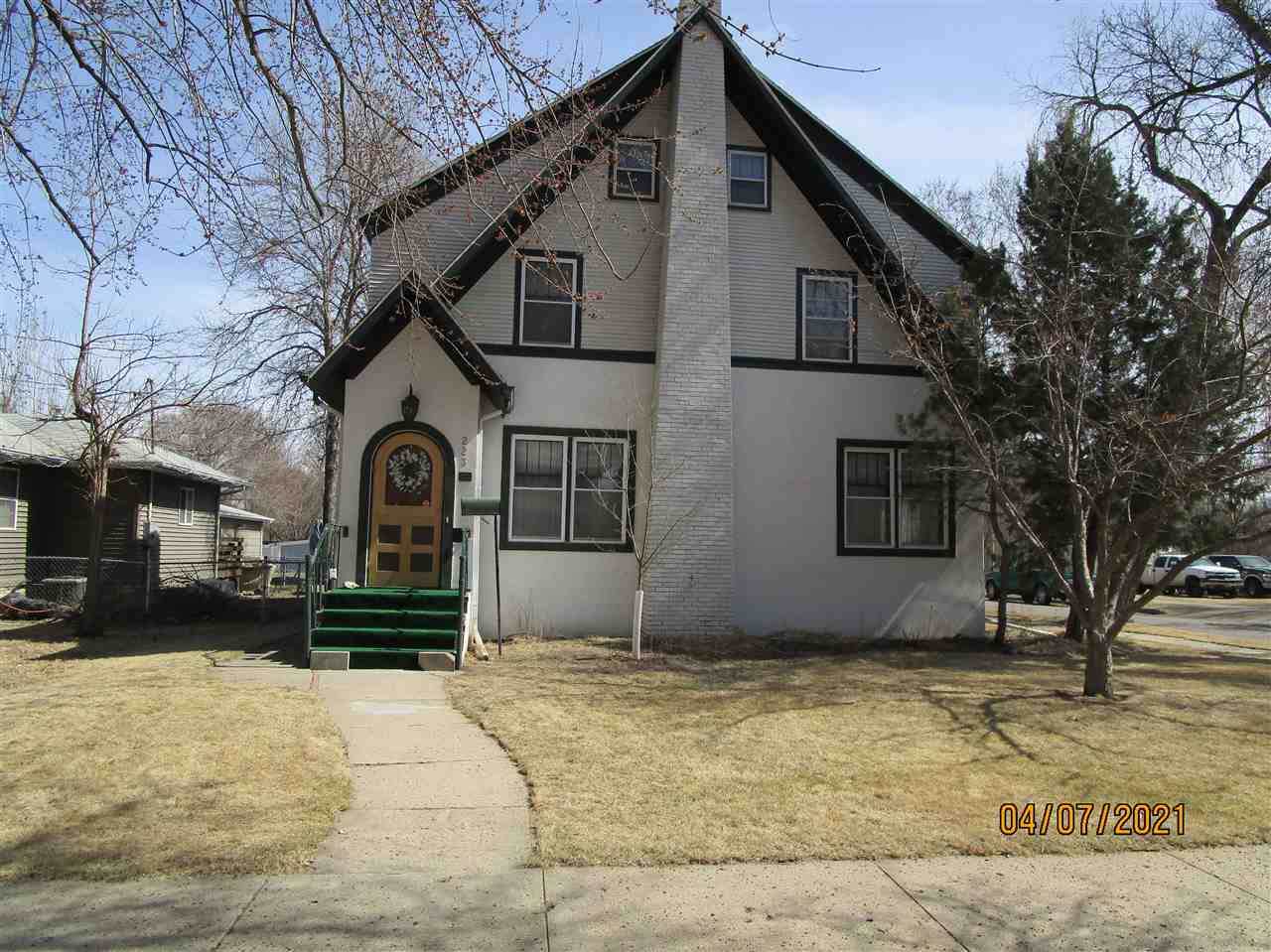 223 9th St - Photo 1
