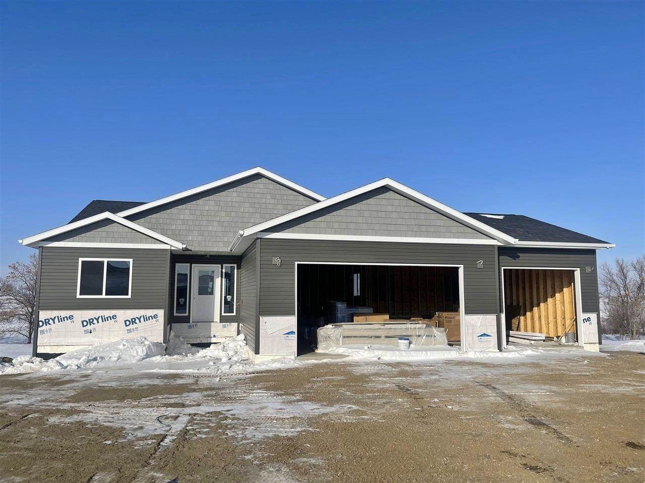 809 Surrey Ave - Photo 1
