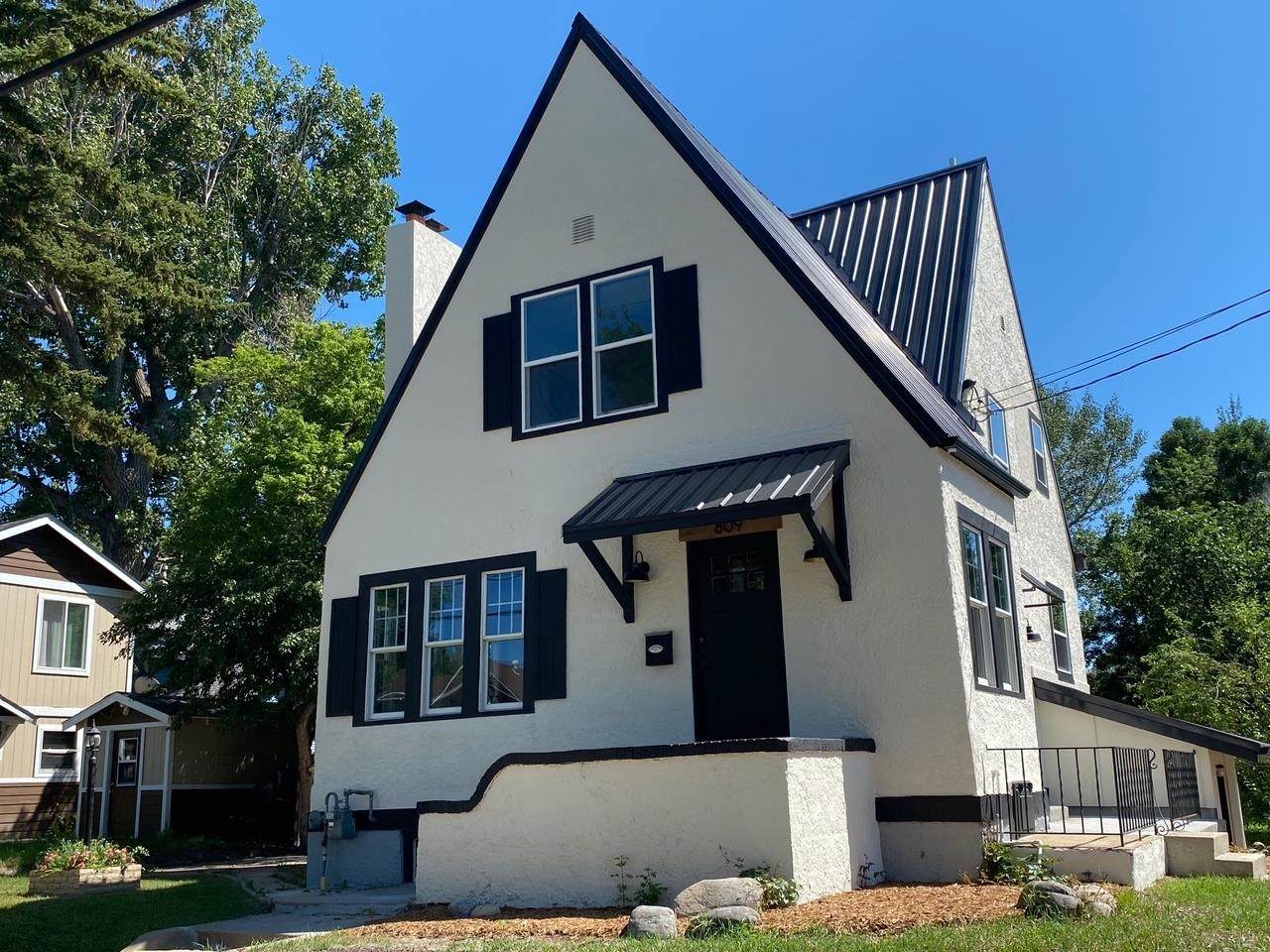 809 1st Ave - Photo 1