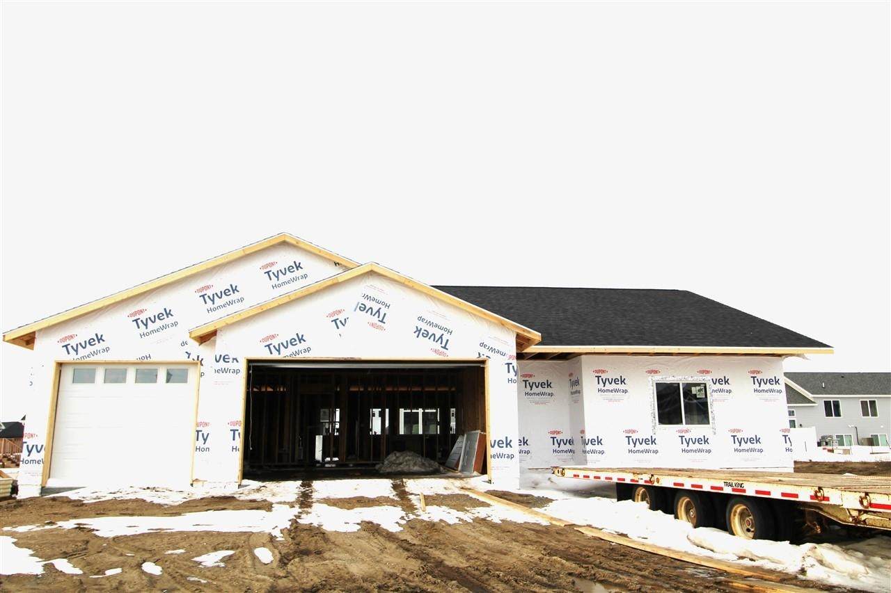 1604 Woodlands Way - Photo 1