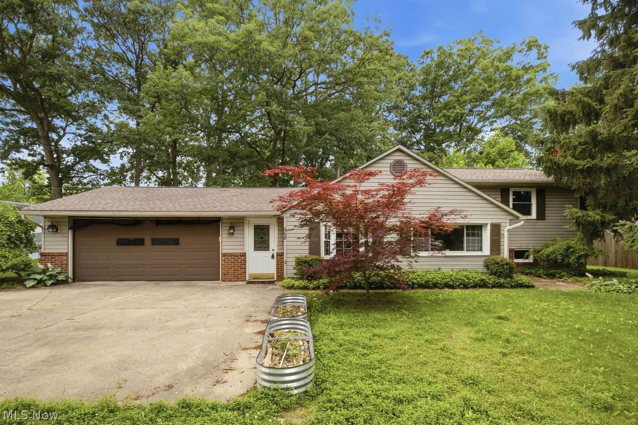 668 Woodside Avenue - Photo 1
