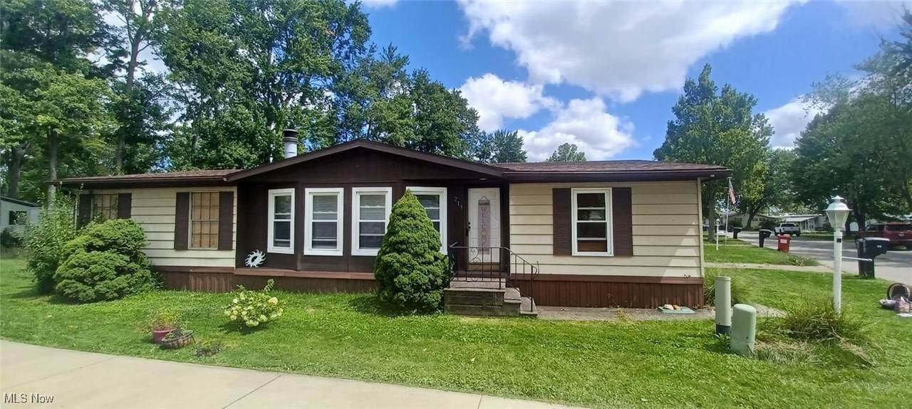 215 Hickory Circle - Photo 1