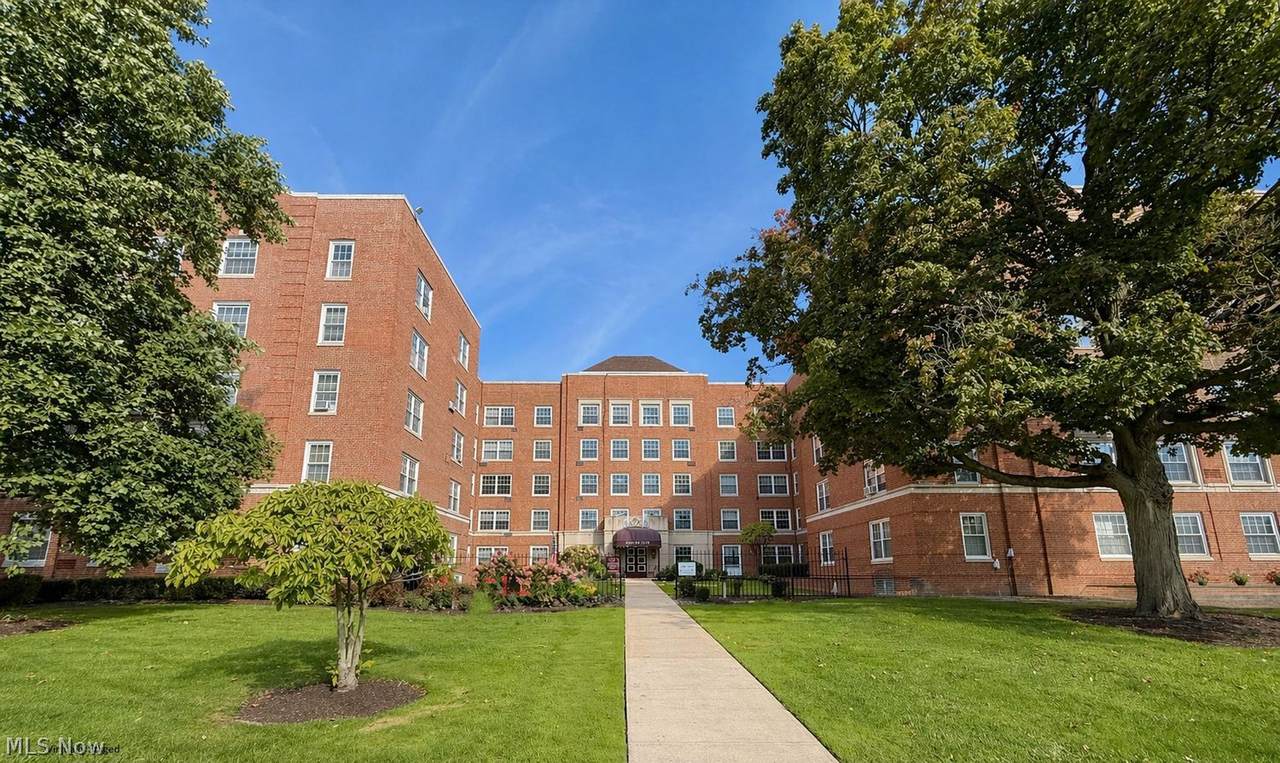 19101 Van Aken Boulevard - Photo 1