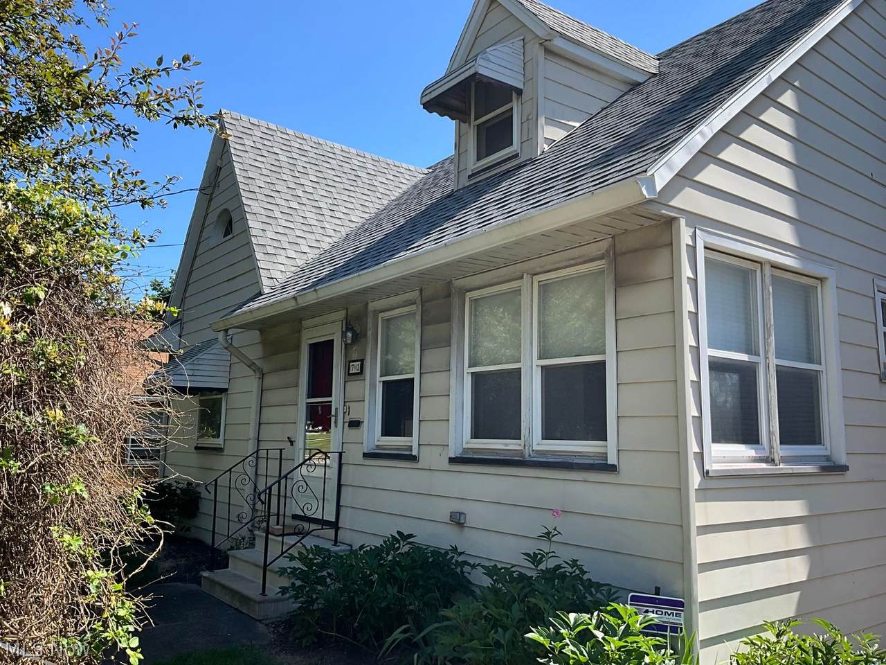 71 Hawkins Avenue - Photo 1