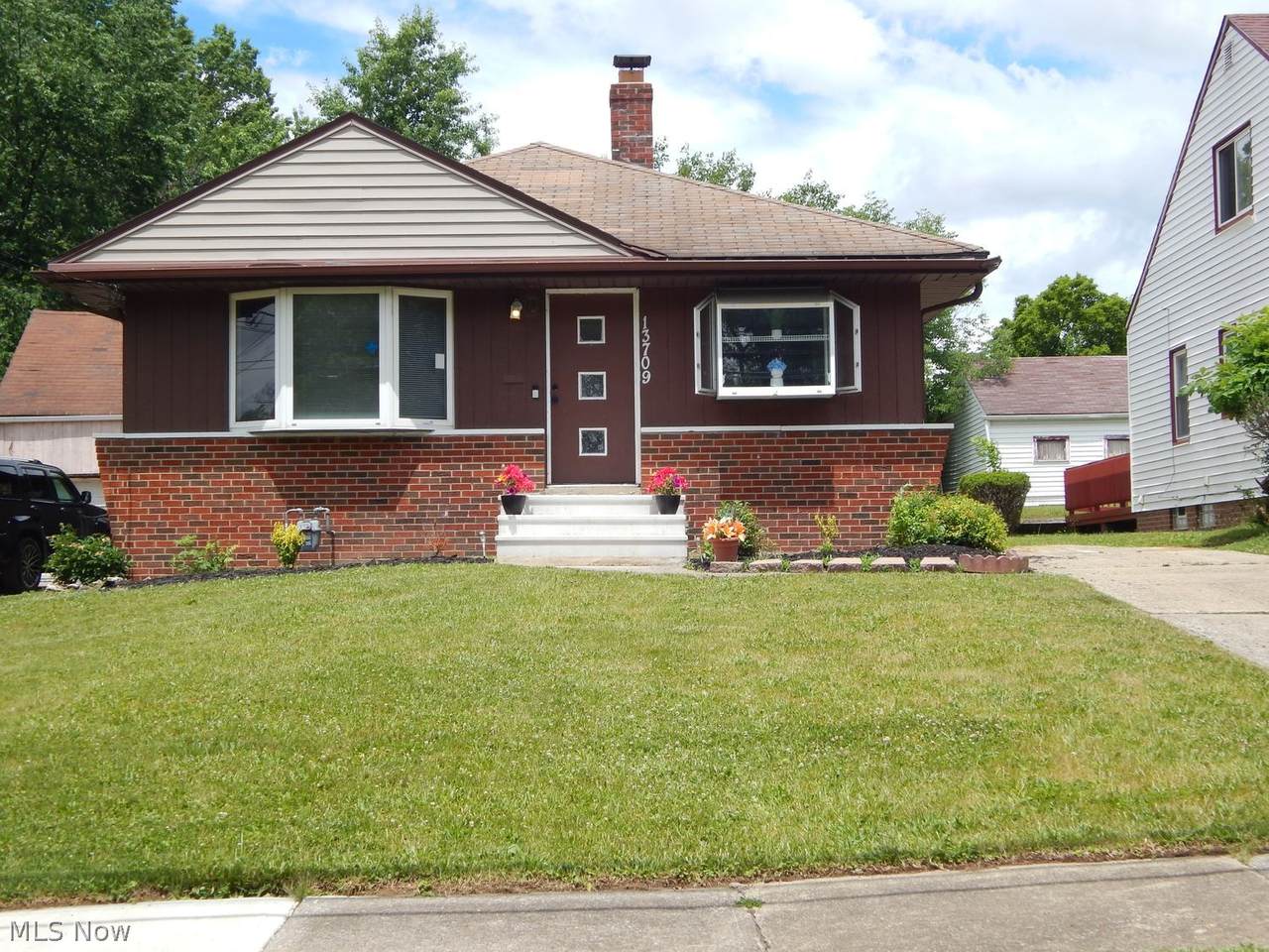 13709 Dressler Avenue - Photo 1