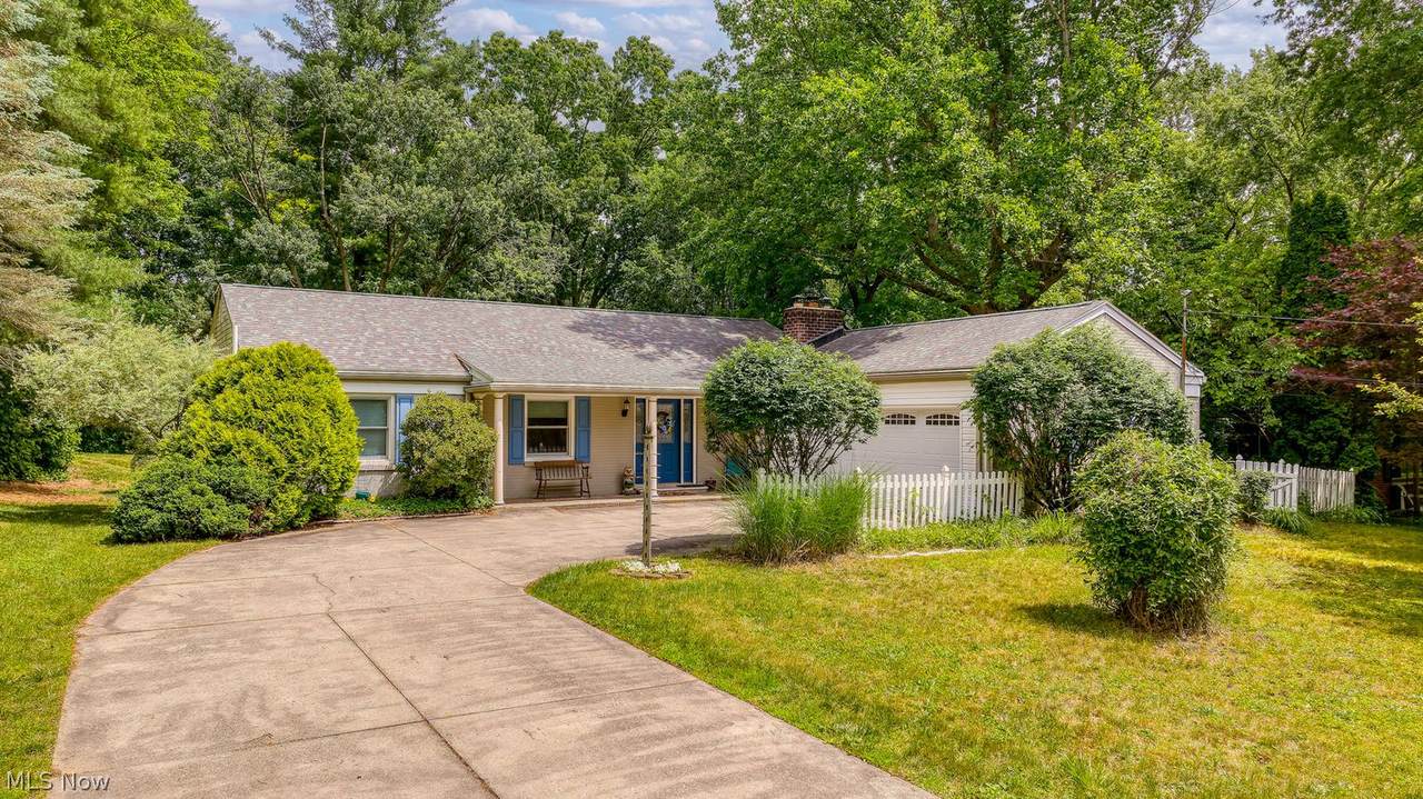 1983 Brookview Drive - Photo 1