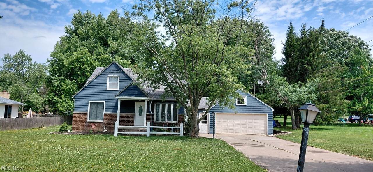 10052 Albion Road - Photo 1