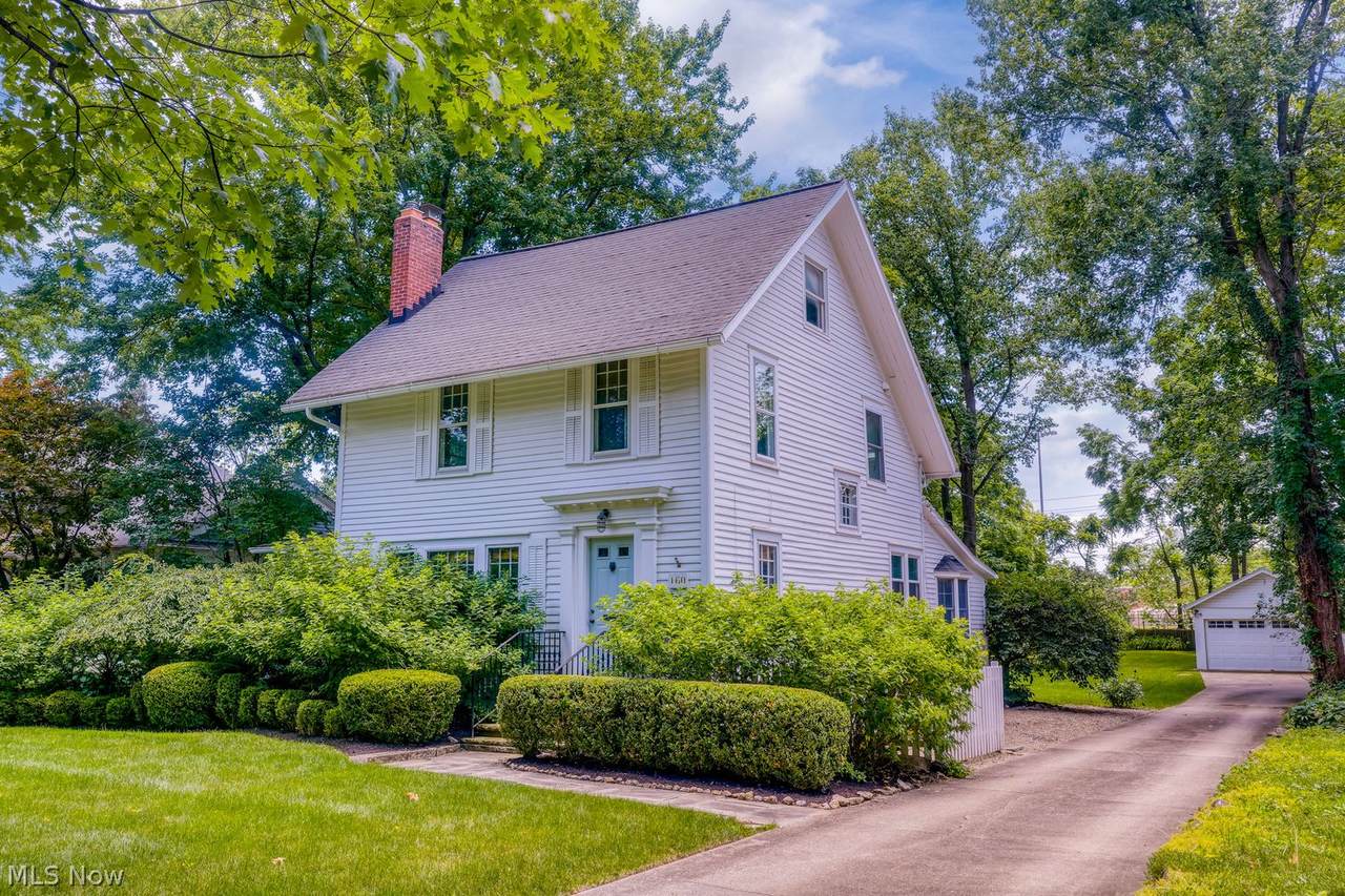 160 Aurora Street - Photo 1