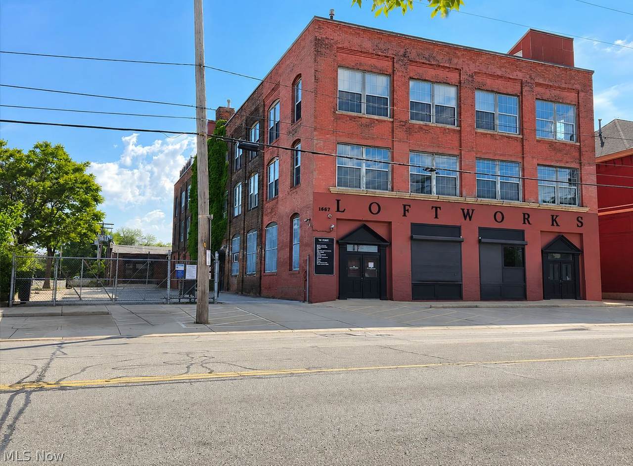 1667 40th Street - Photo 1