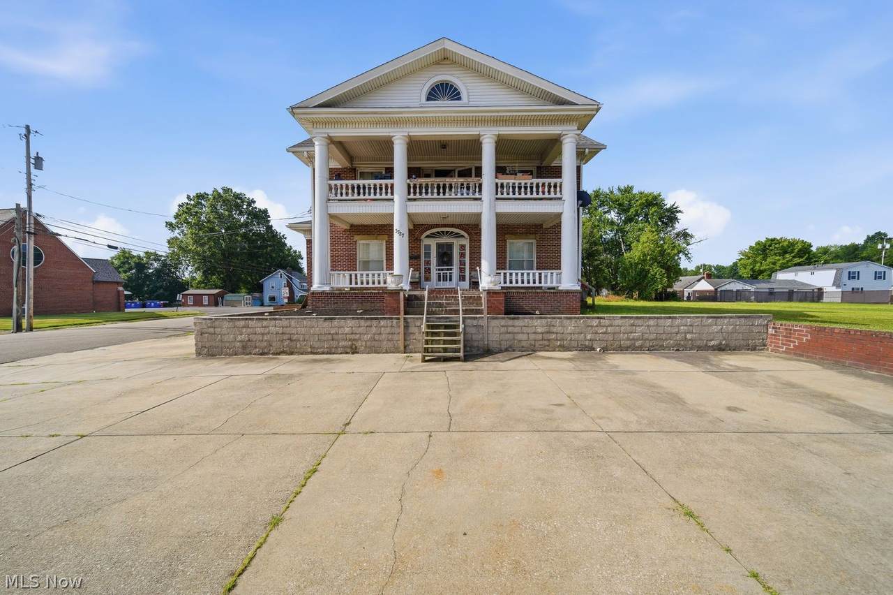 3727 Lincoln Way - Photo 1