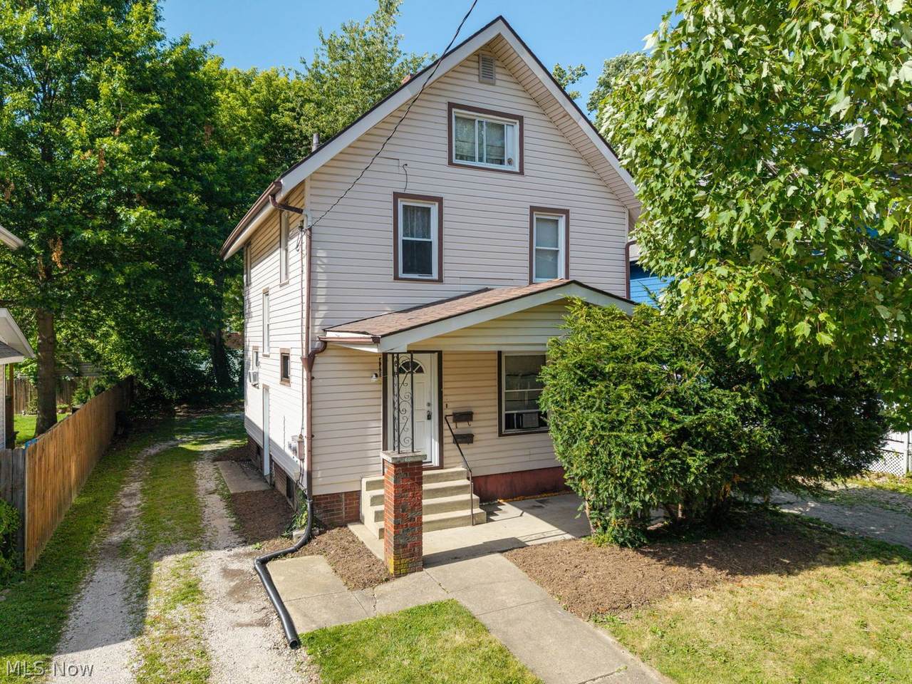 449 Cole Avenue - Photo 1