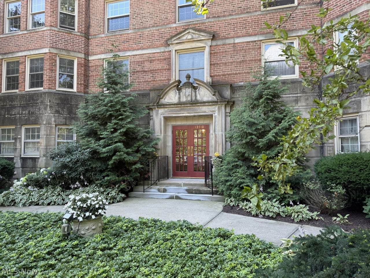 13710 Shaker Boulevard - Photo 1
