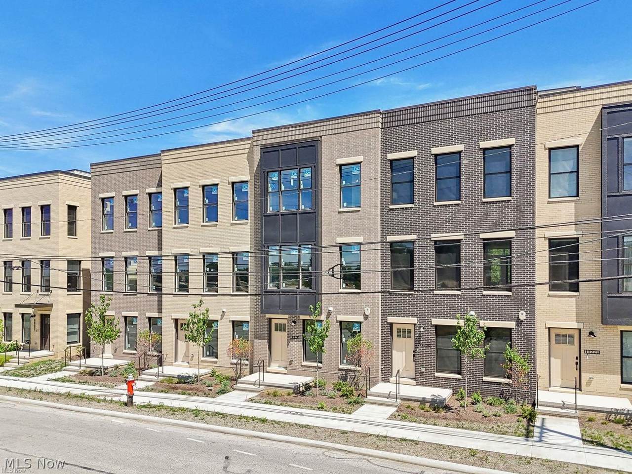 11214 Park Place - Photo 1