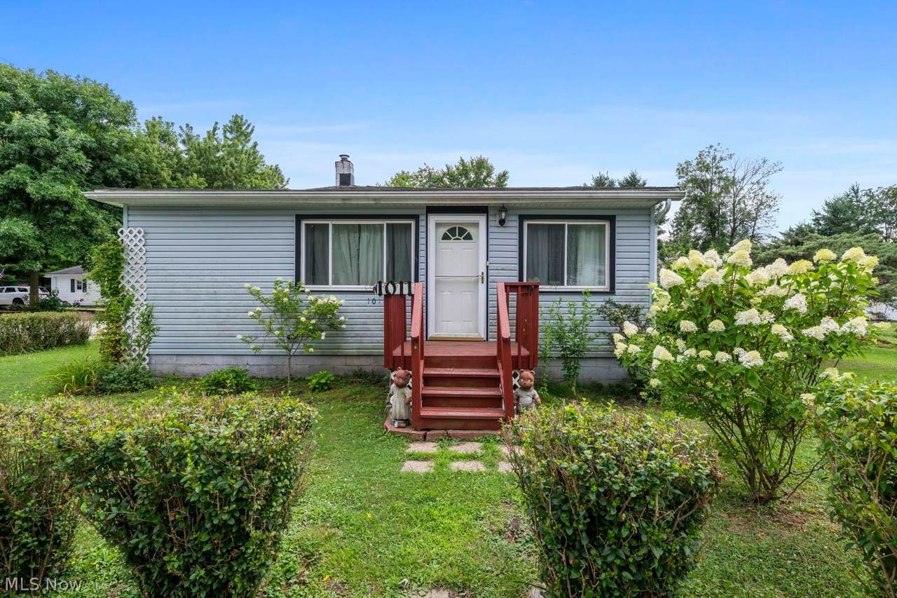 1011 Orchard Avenue - Photo 1