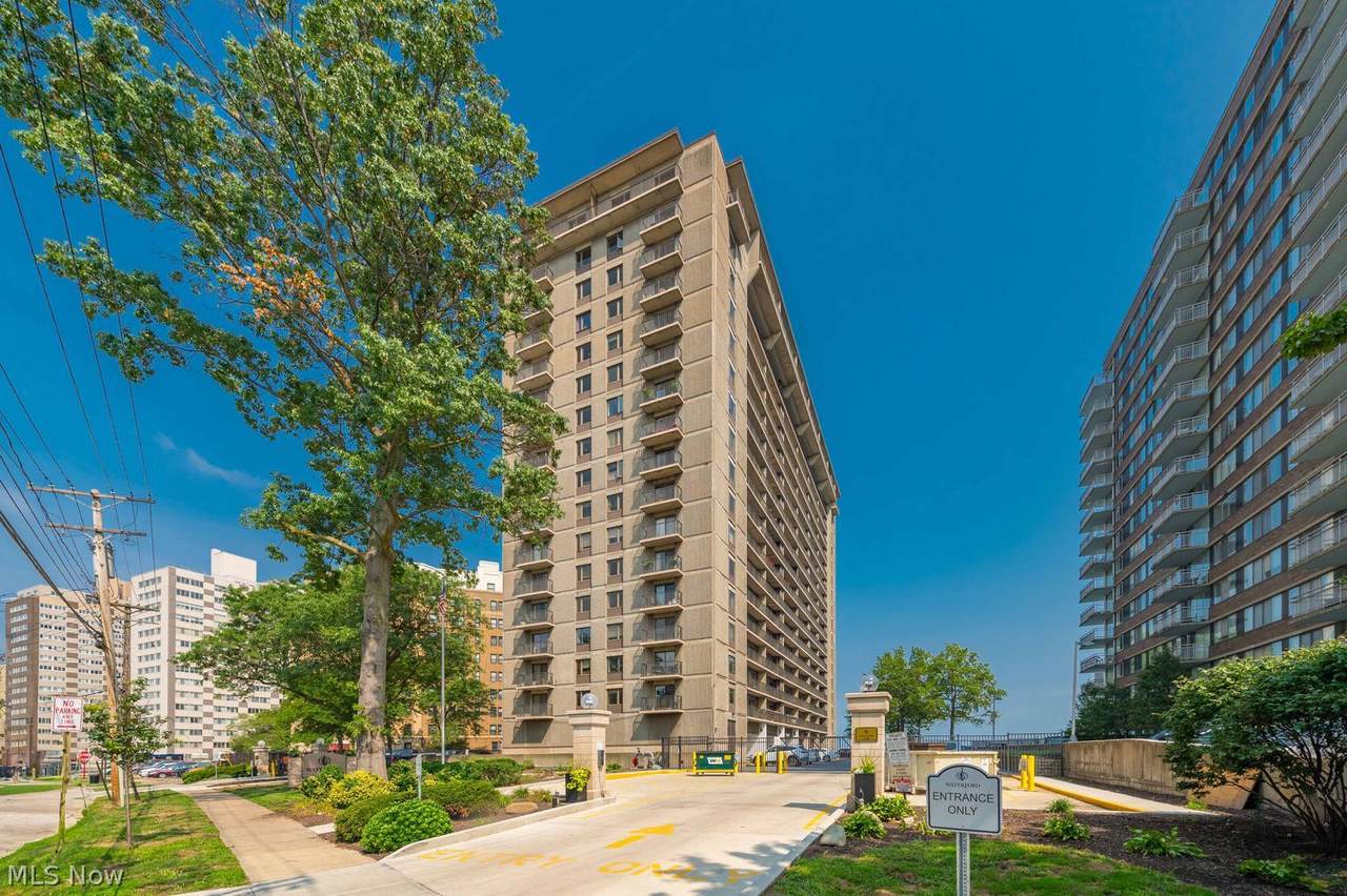 12500 Edgewater Drive - Photo 1