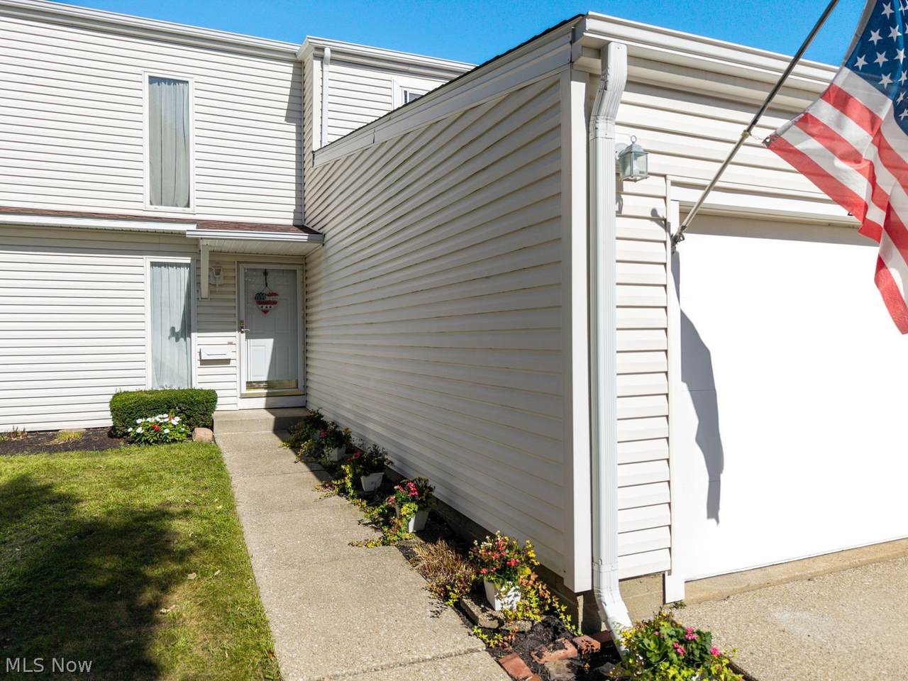 230 Deepwood Drive - Photo 1