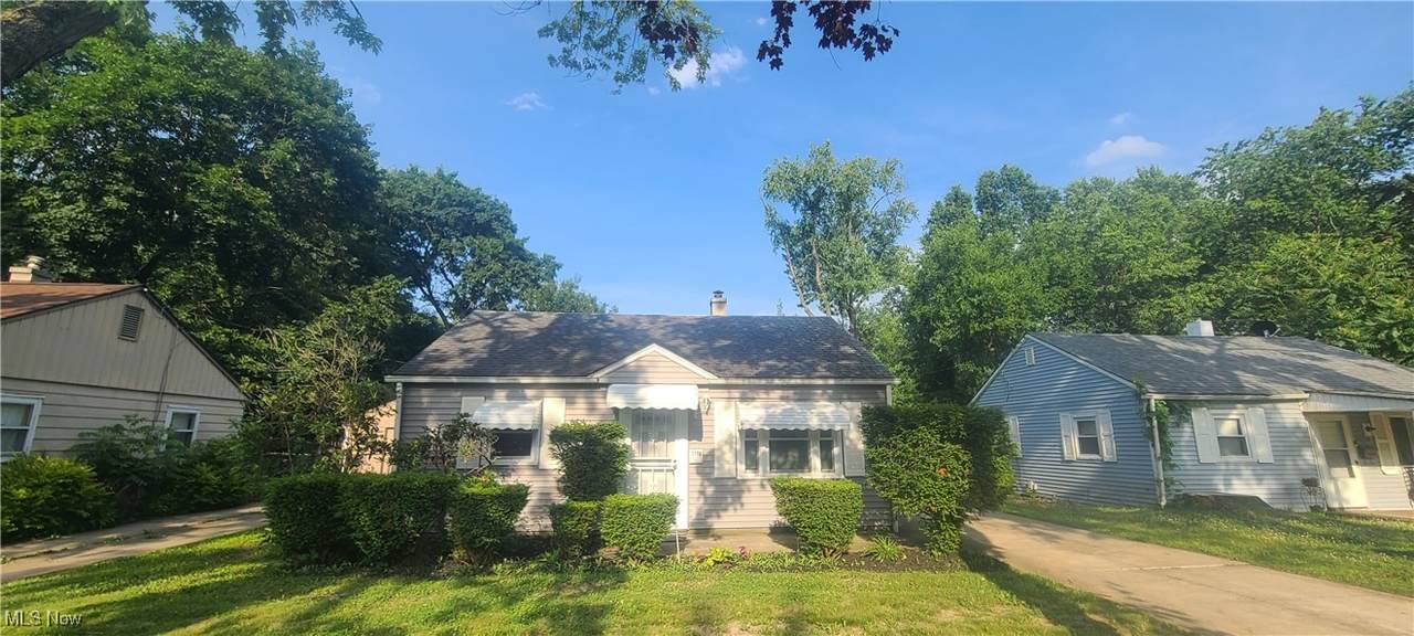 1115 Hawkins Avenue - Photo 1