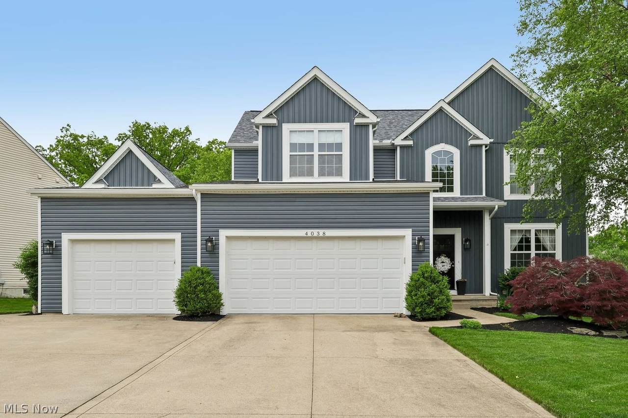 4038 Turnberry Drive - Photo 1
