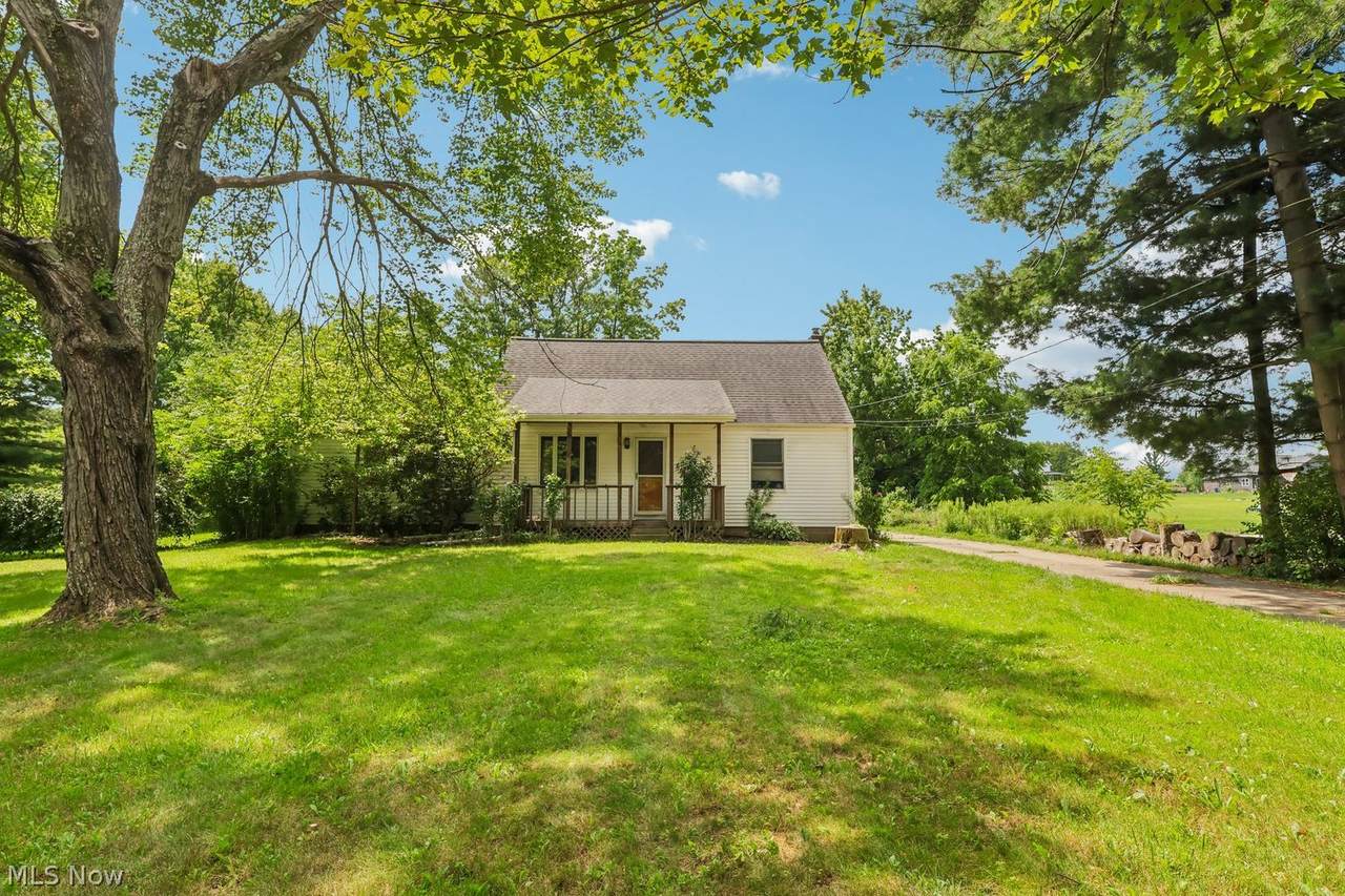 2492 Summit Street - Photo 1