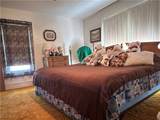 564 Syme Street - Photo 19