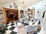 1012 Meadow Drive - Photo 32