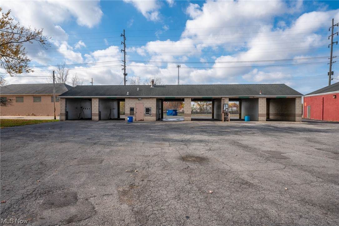 628 Lake Avenue - Photo 1