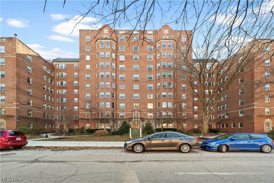 13720 Shaker Boulevard - Photo 1