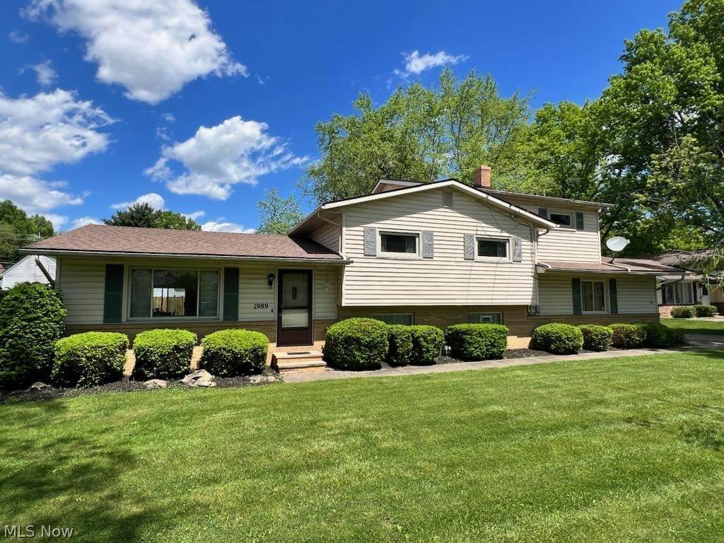 1989 Berger Avenue - Photo 1