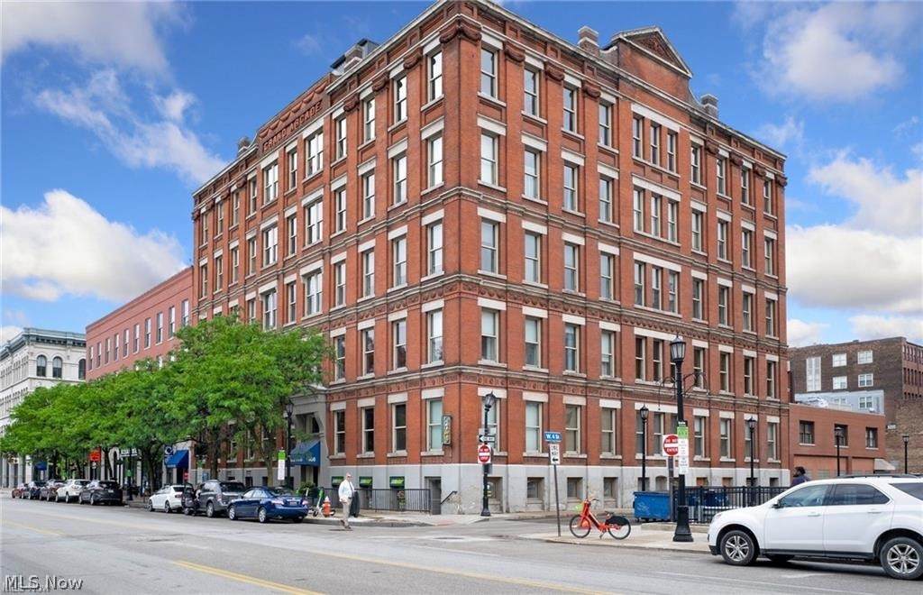 408 Saint Clair Avenue - Photo 1