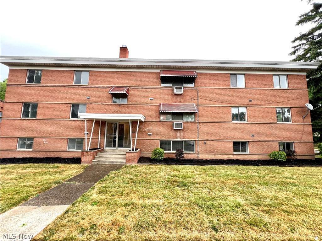 2537 Noble Road - Photo 1