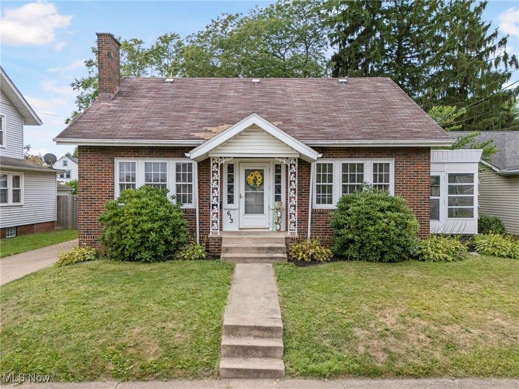 613 Edwards Street - Photo 1