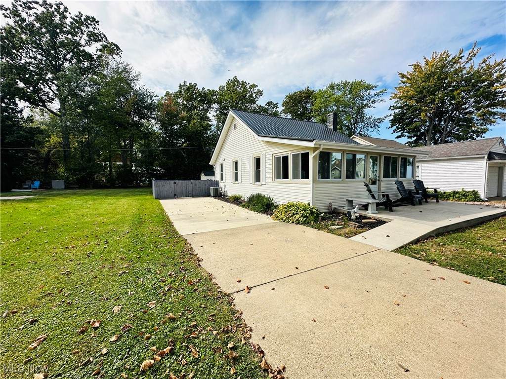 2041 Shadyside Avenue - Photo 1