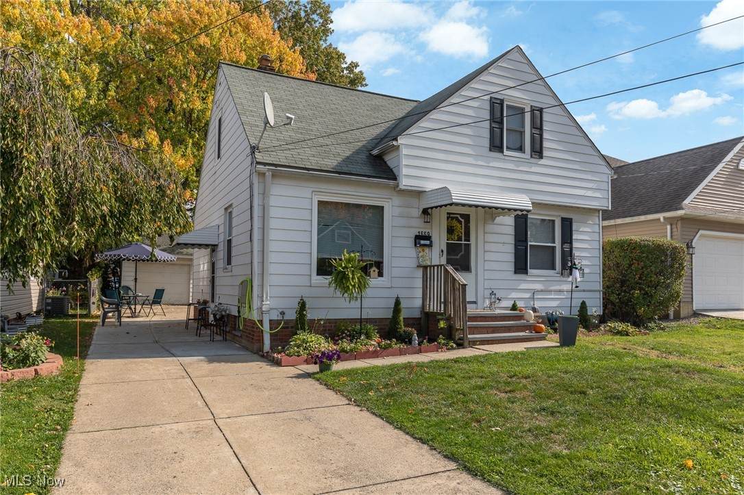 1669 Mapledale Road - Photo 1