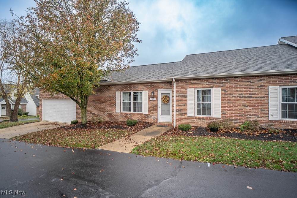 2091 Jennifer Street - Photo 1