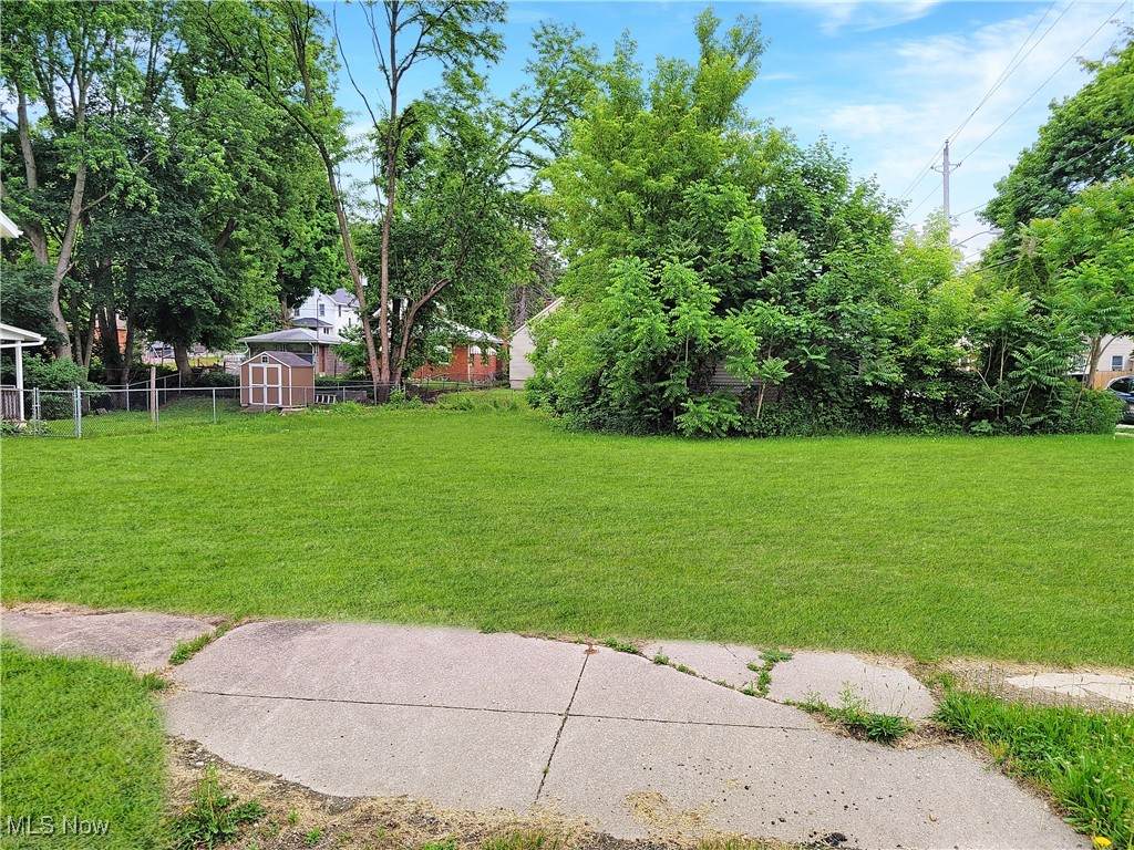 1091 Pitkin Avenue - Photo 1