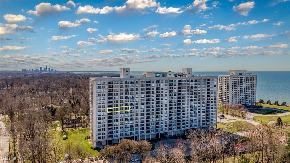 1 Bratenahl Place - Photo 1