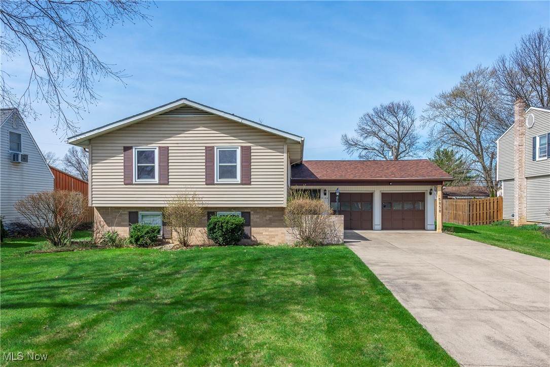 5858 Sherwood Drive - Photo 1