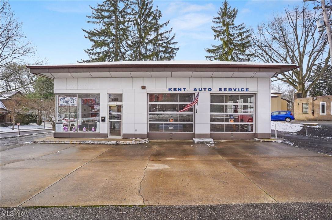 412 Main Street - Photo 1