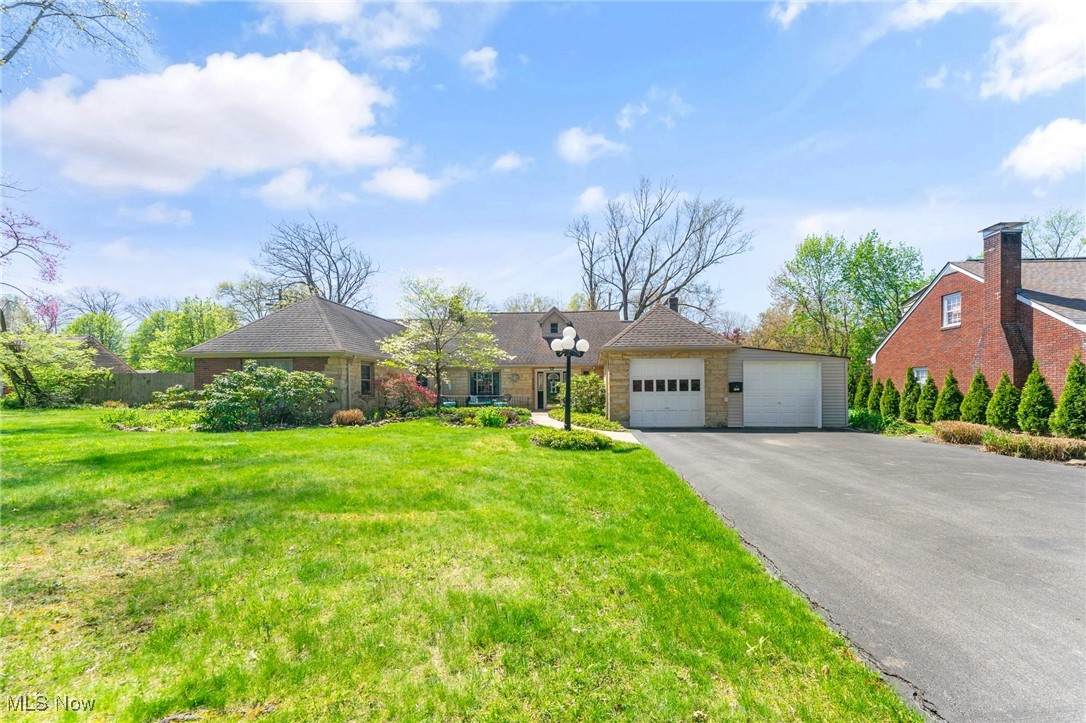 3648 Glenmere Drive - Photo 1