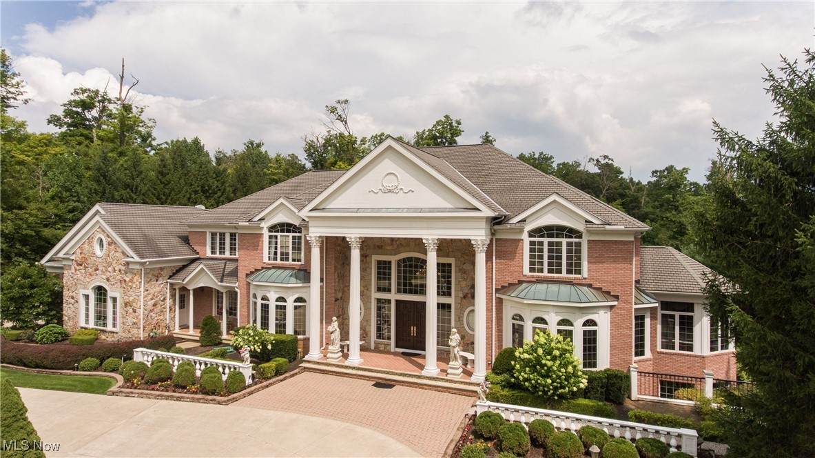 7321 Daisys Wood Lane - Photo 1