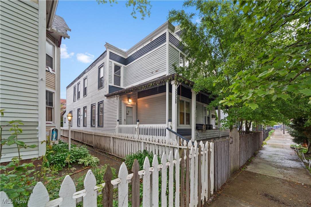 2528 Jay Avenue - Photo 1