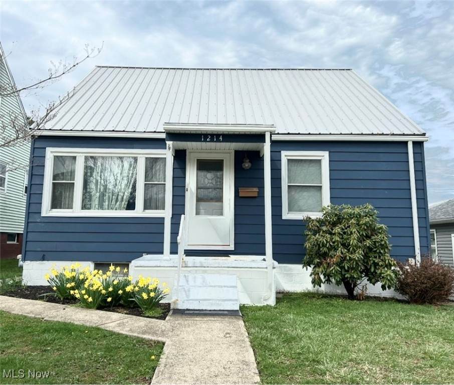 1214 Wentworth Avenue - Photo 1
