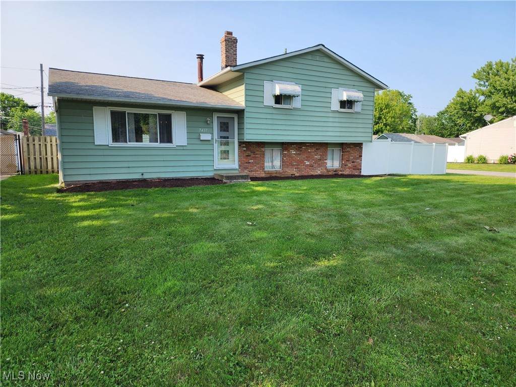 7437 Goldenrod Drive - Photo 1