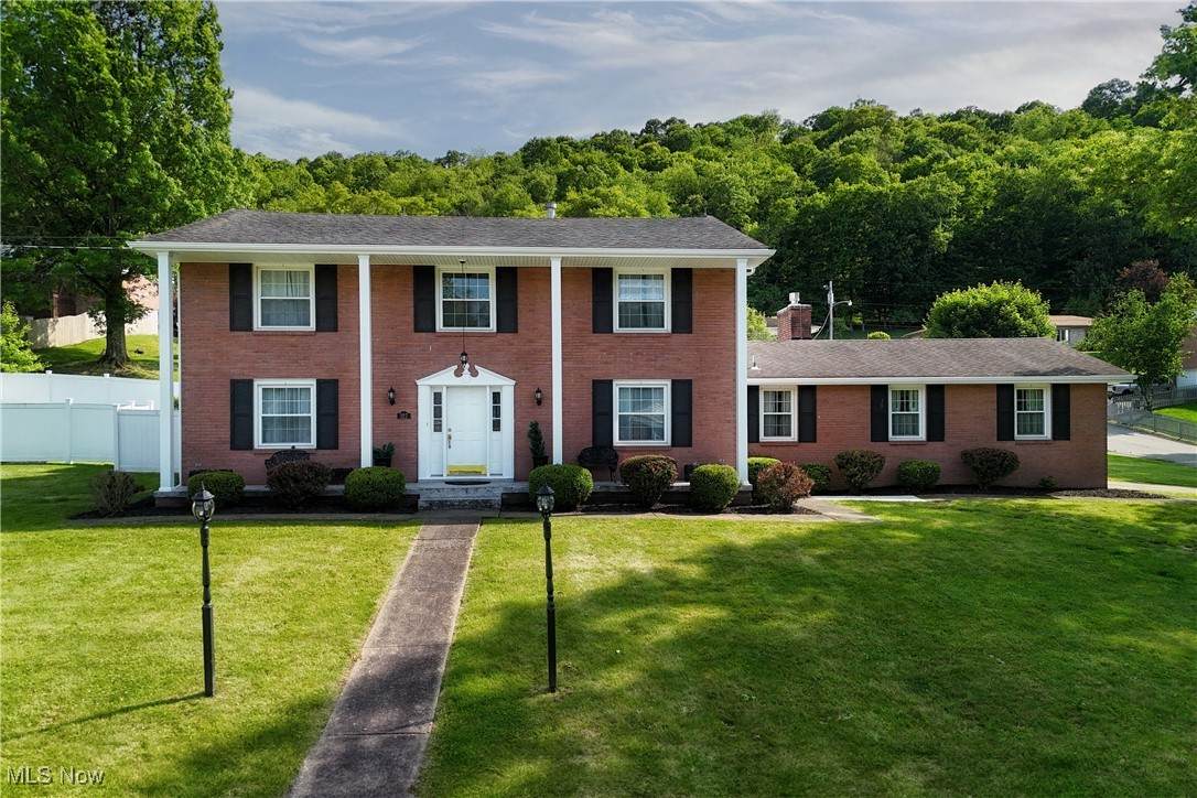 327 Country Club Blvd - Photo 1
