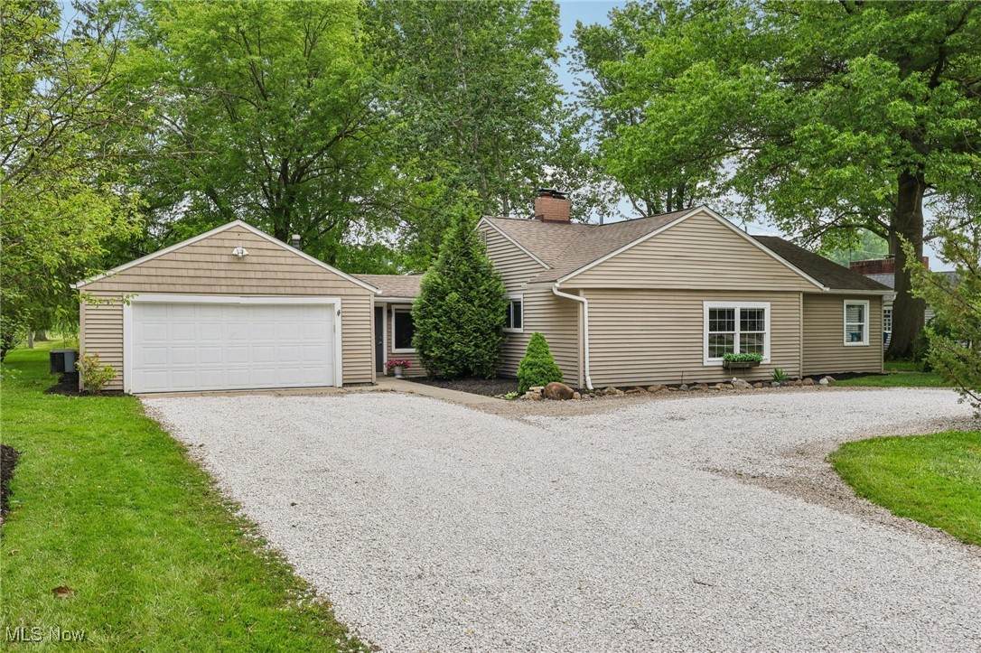 531 Atterbury Boulevard - Photo 1