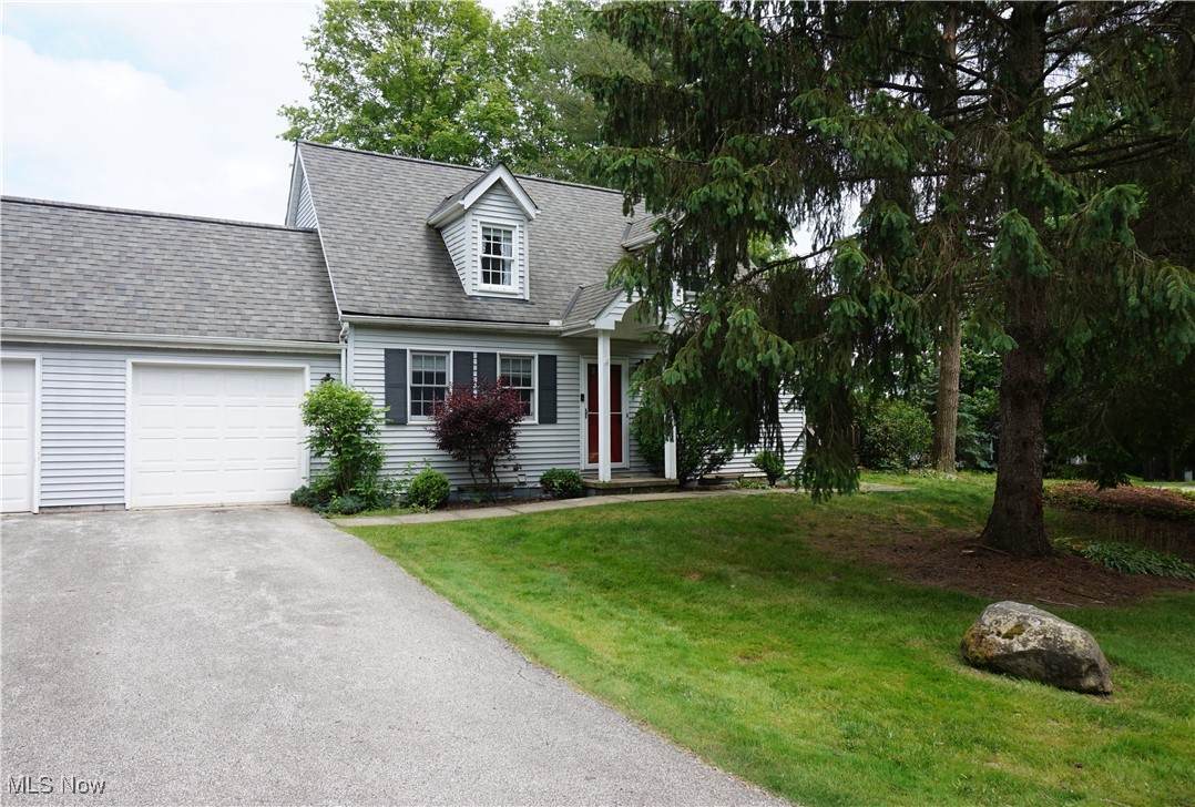 118 Burlington Oval Drive - Photo 1