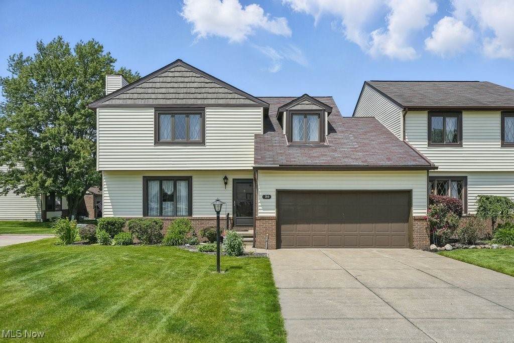 39 Tudor Lane - Photo 1